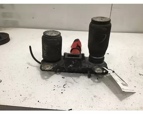 FREIGHTLINER Cascadia Mounts, Cab