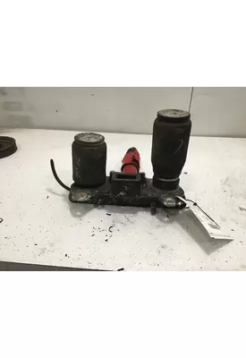 FREIGHTLINER Cascadia Mounts, Cab
