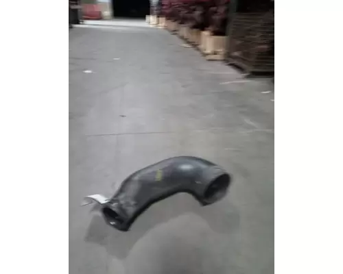 FREIGHTLINER Cascadia Pipe Intake