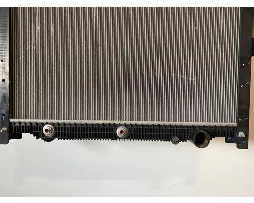 FREIGHTLINER Cascadia Radiator