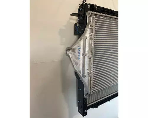 FREIGHTLINER Cascadia Radiator