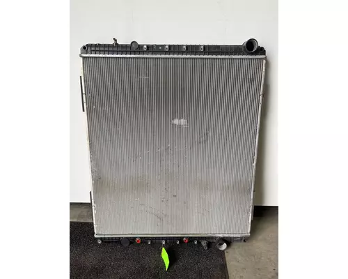 FREIGHTLINER Cascadia Radiator