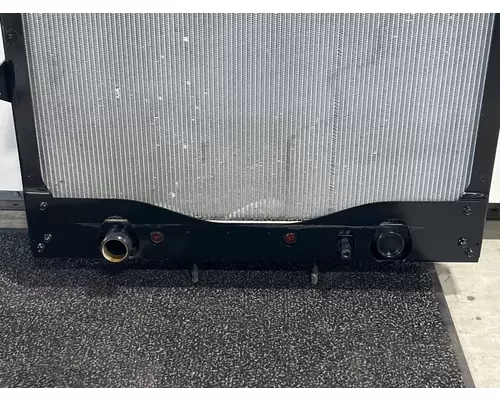 FREIGHTLINER Cascadia Radiator