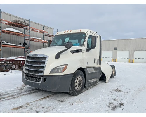 FREIGHTLINER Cascadia Radiator