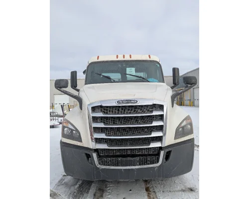FREIGHTLINER Cascadia Radiator