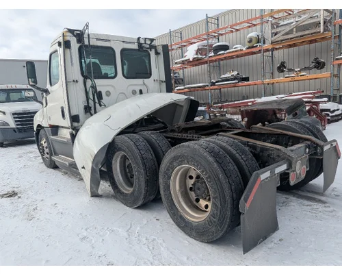 FREIGHTLINER Cascadia Radiator