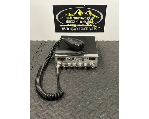 FREIGHTLINER Cascadia Radio