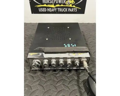 FREIGHTLINER Cascadia Radio