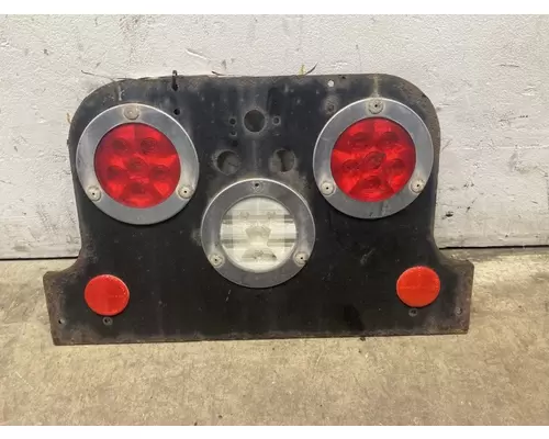 FREIGHTLINER Cascadia Rear Light Panel