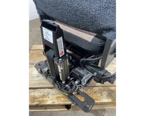 FREIGHTLINER Cascadia Seat, Front