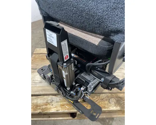 FREIGHTLINER Cascadia Seat, Front