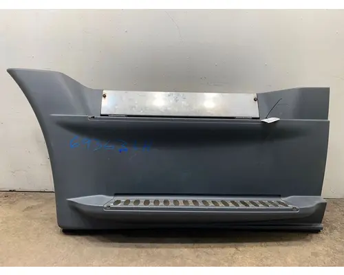 FREIGHTLINER Cascadia Side Fairing