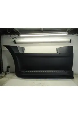FREIGHTLINER Cascadia Side Fairing