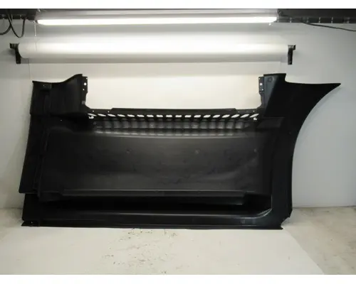 FREIGHTLINER Cascadia Side Fairing