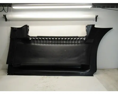 FREIGHTLINER Cascadia Side Fairing