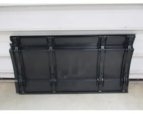 FREIGHTLINER Cascadia Side Fairing