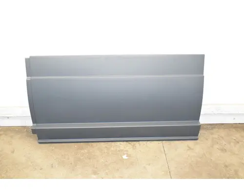 FREIGHTLINER Cascadia Side Fairing