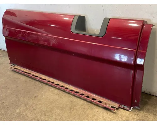 FREIGHTLINER Cascadia Side Fairing