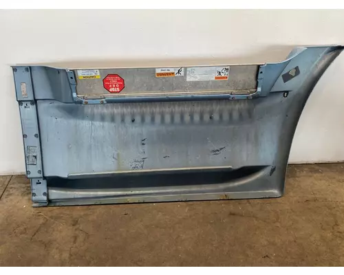 FREIGHTLINER Cascadia Side Fairing