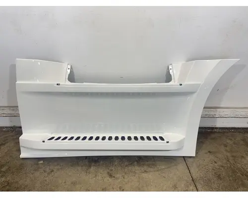 FREIGHTLINER Cascadia Side Fairing