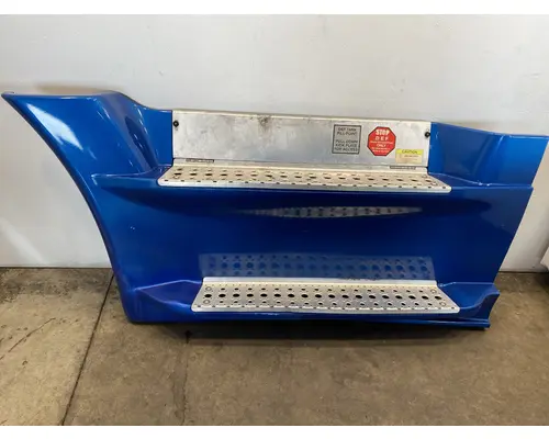 FREIGHTLINER Cascadia Side Fairing