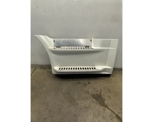 FREIGHTLINER Cascadia Side Fairing