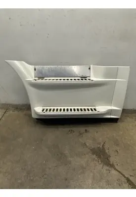 FREIGHTLINER Cascadia Side Fairing