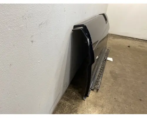 FREIGHTLINER Cascadia Side Fairing