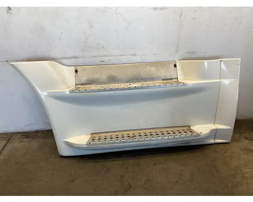 FREIGHTLINER Cascadia Side Fairing