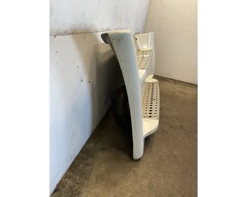 FREIGHTLINER Cascadia Side Fairing