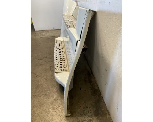 FREIGHTLINER Cascadia Side Fairing