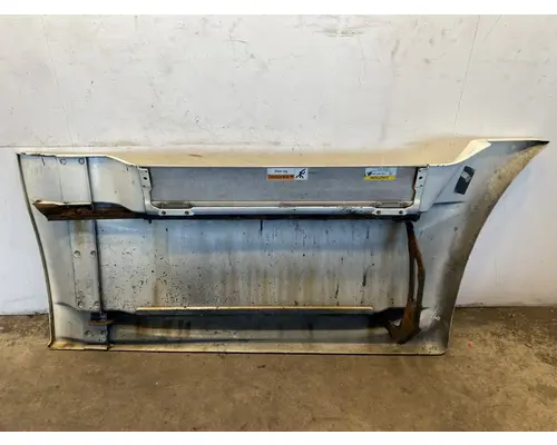 FREIGHTLINER Cascadia Side Fairing