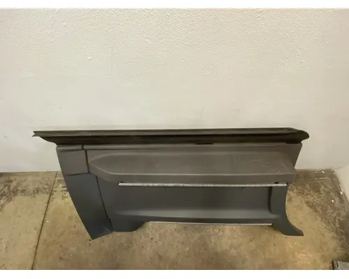 FREIGHTLINER Cascadia Side Fairing
