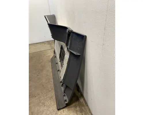 FREIGHTLINER Cascadia Side Fairing