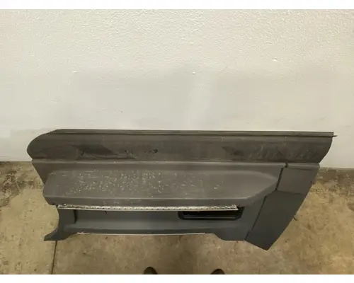 FREIGHTLINER Cascadia Side Fairing