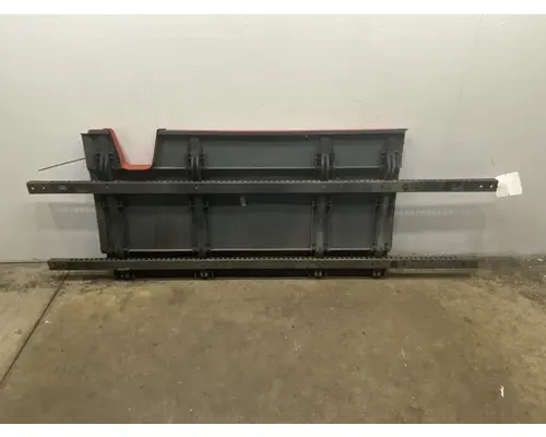 FREIGHTLINER Cascadia Side Fairing