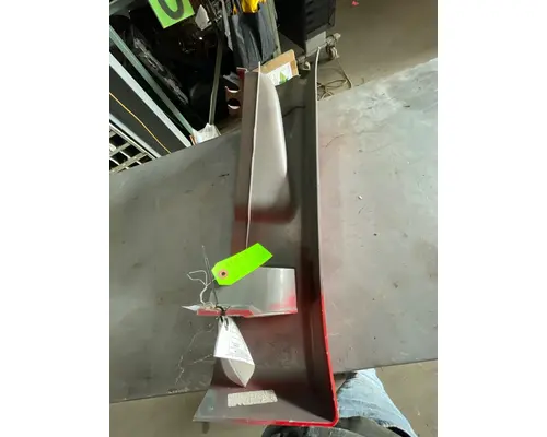 FREIGHTLINER Cascadia Side Fairing