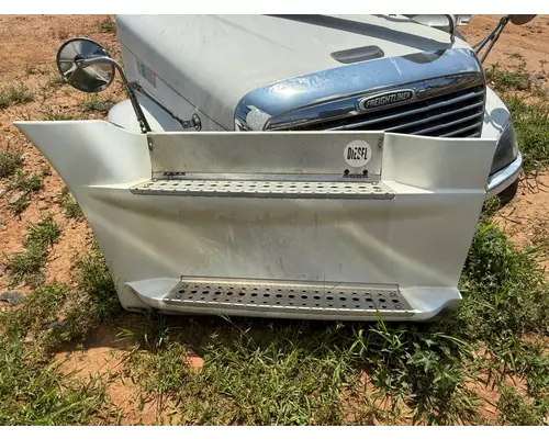 FREIGHTLINER Cascadia Side Fairing