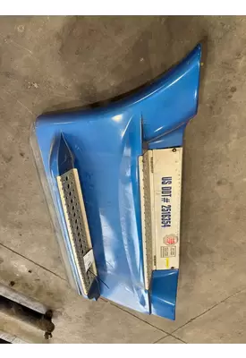 FREIGHTLINER Cascadia Side Fairing