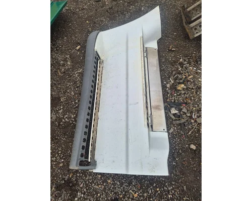 FREIGHTLINER Cascadia Side Fairing