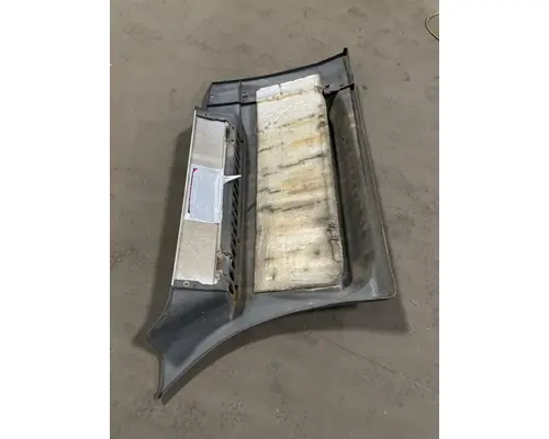 FREIGHTLINER Cascadia Skirt