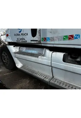 FREIGHTLINER Cascadia Skirt