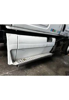 FREIGHTLINER Cascadia Skirt