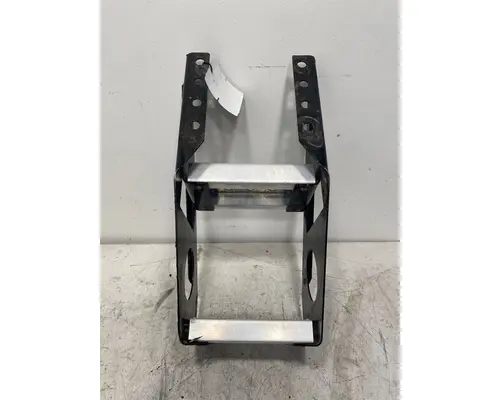 FREIGHTLINER Cascadia Step