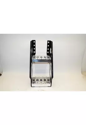 FREIGHTLINER Cascadia Step
