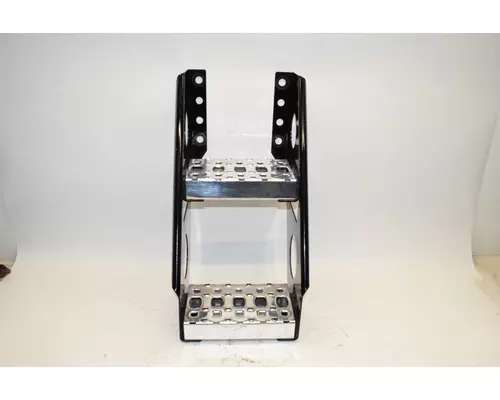 FREIGHTLINER Cascadia Step