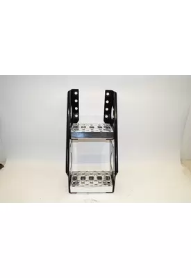 FREIGHTLINER Cascadia Step