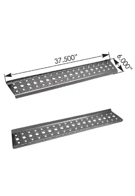 FREIGHTLINER Cascadia Step