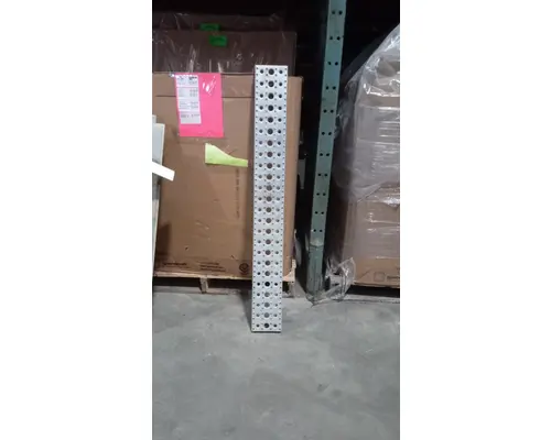 FREIGHTLINER Cascadia Step