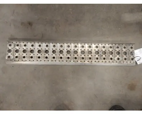 FREIGHTLINER Cascadia Step